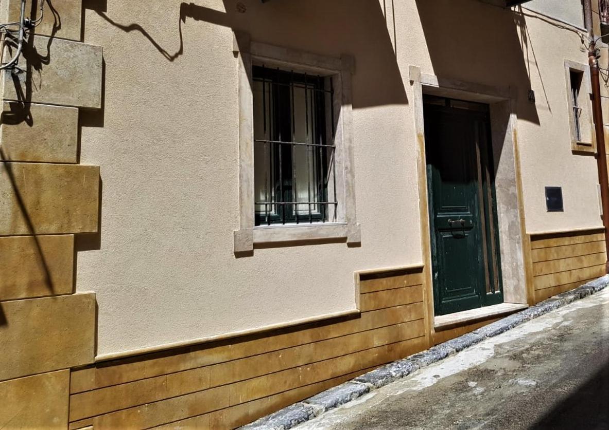 Casa Vacanze, In Centro Citta Caltanissetta Exterior photo